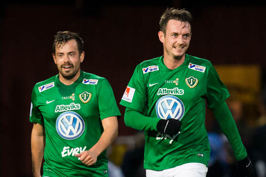 Jönköpings Fredric Fendrich och Daryl Smylie jublar