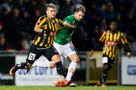 Häckens Paulo de Oliveira mot Jönköpings Tom Siwe