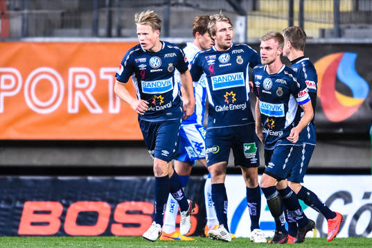 Gefles Martin Rauschenberg och Johan Oremo jublar efter 2-2 på straff