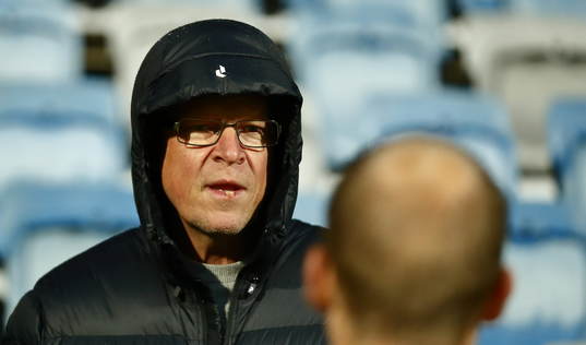 Förbundskapten Janne Andersson pratar med Norrköpings