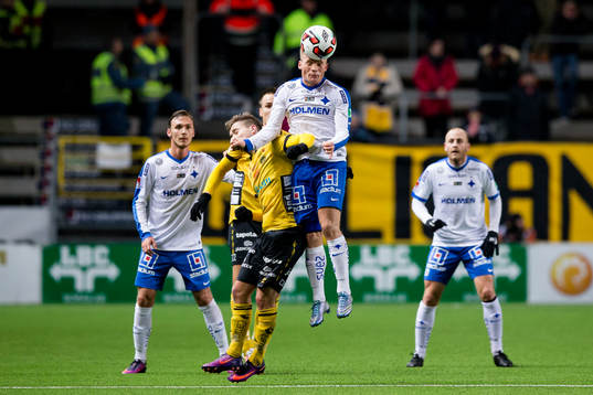 Norrköpings Nicklas Bärkroth nickar