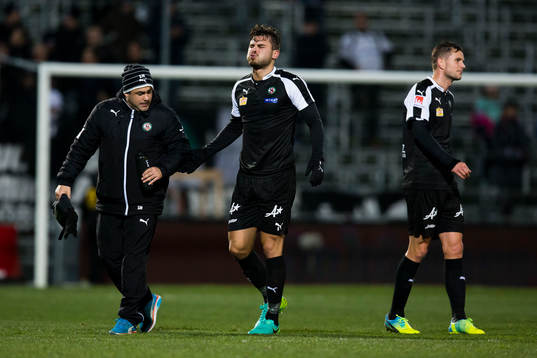 Örebros Astrit Ajdarevic har ont