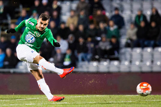 Jönköpings Liridon Silka skjuter