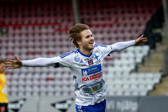 Luleås Joel Rajalakso jublar efter 3-0