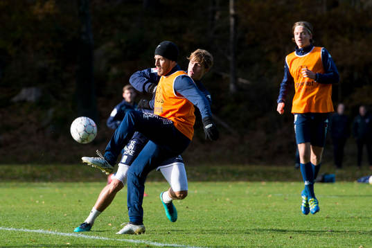 Tobias Hysén i kamp med Thomas Rogne