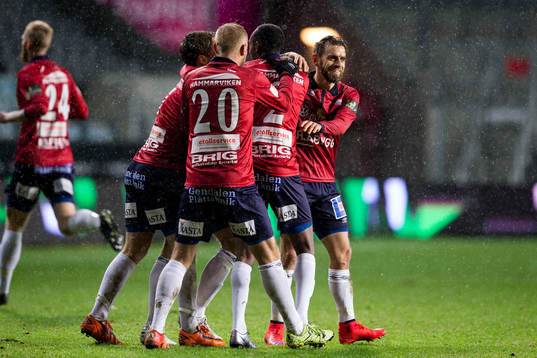 Örgryte jubel efter att Hannes Sahlin gjort 3-2 på hörna