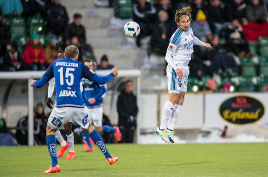 Djurgårdens Kevin Walker nickar