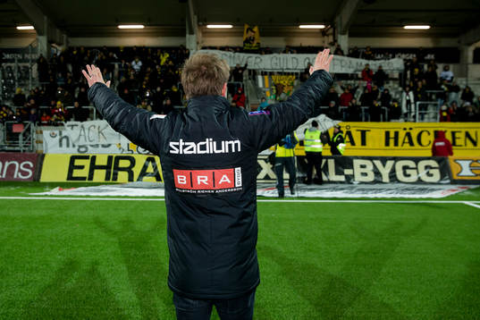 Häckens klack tackar och hyllar tränare Peter Gerhardsson