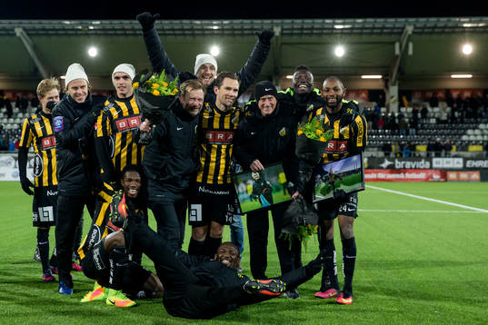 Häckens materialförvaltare Moffa, tränare Peter