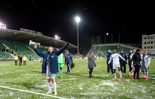 Djurgården och Kevin Walker jublar