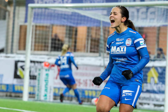 Eskilstuna Uniteds Marija Banusic jublar efter 1-2 