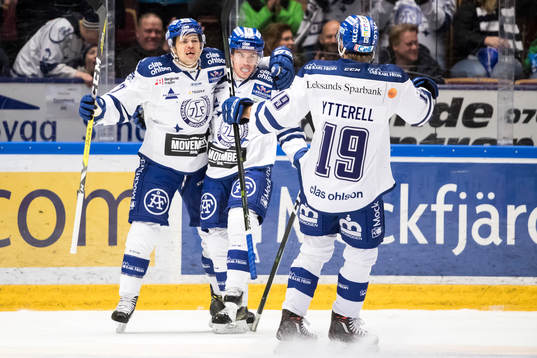 Leksands Eric Castonguay jublar med Oskar Lang