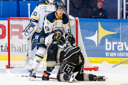 s Oscar Sundh och Växjös Liam Reddox