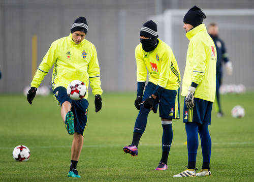 Victor Nilsson Lindelöf, Isaac Kiese Thelin och målvakten Patrik Carlgren