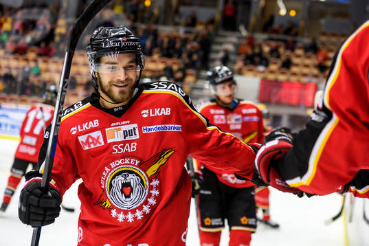 Luleås Craig Schira jublar