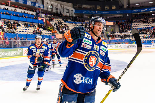 Växjös Geoff Platt jublar