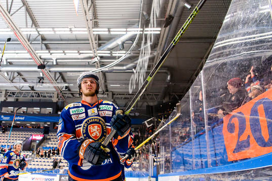 Växjös Dennis Everberg jublar