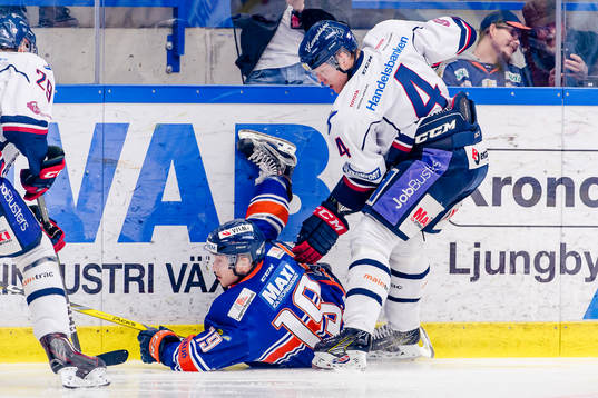 Växjös Tuomas Kiiskinen faller