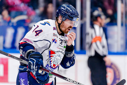 Linköpings Anssi Salmela grinar illa