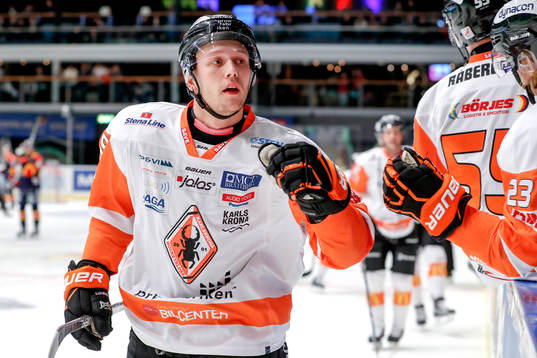 Karlskronas Emil Lundberg jublar