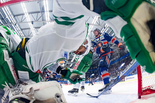 Rögles Alen Bibic hamnar i målburen