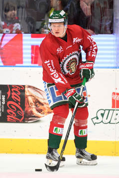 Frölundas Johannes Johannessen värmer upp innan