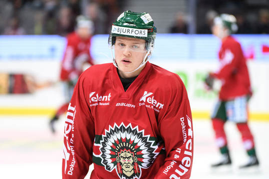 Frölundas Johannes Johannessen värmer upp innan