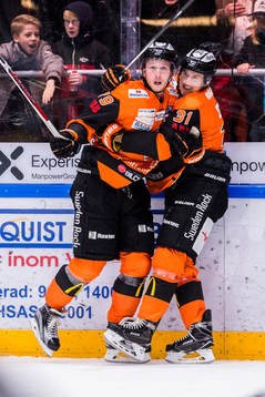 Karlskronas Emil Lundberg och Marcus Paulsson jublar