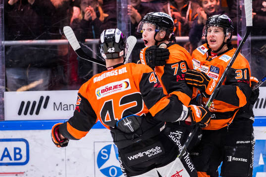 Karlskronas Emil Lundberg jublar