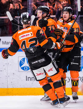 Karlskronas Emil Lundberg jublar