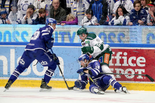 Färjestads Alexander Johansson och Leksands Daniel Bertov