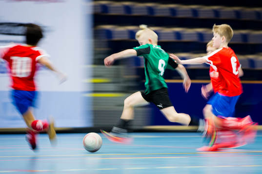 Spelare springer i rörelseoskärpa