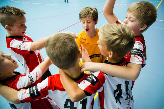 Spelare i BK Höllviken inför en match