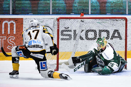 Skellefteås Pär Lindholm gör matchavgörande 1-2 målet