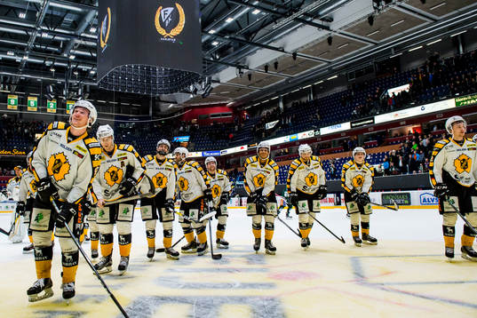 Skellefteåspelare jublar