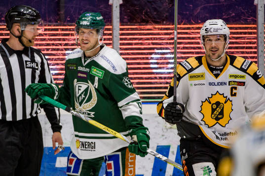 Färjestads Ole-Kristian Tollefsen och Skellefteås Jimmie