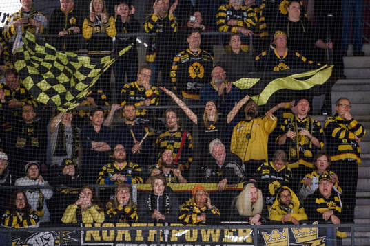 Skellefteås supportrar jublar