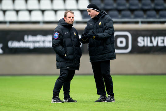 Häckens tränare Mikael Stahre och assisterande tränare