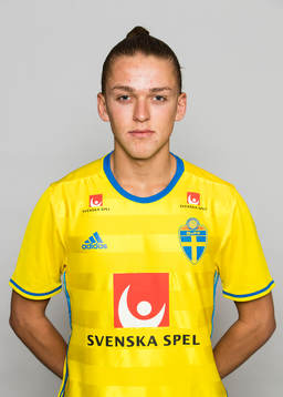 Jesper Karlsson i P19/98-landslaget poserar för ett porträtt den 10 januari 2017 i Stockholm. 