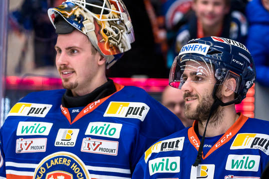 Växjös Nick Bailen och målvakt Joacim Eriksson