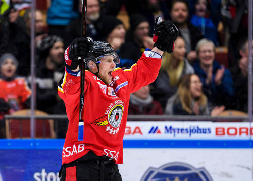 Luleås Ilari Melart jublar