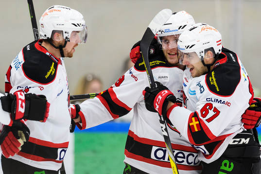Malmö Redhawks Magnus Häggström, Frederik Storm jublar