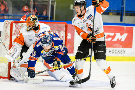 Växjös Liam Reddox faller