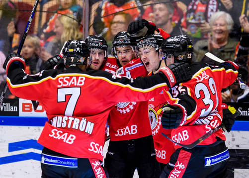 Luleås Kael Mouillierat (v) jublar