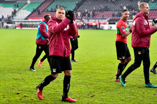 Nijmegens Jordan Larsson tackar publiken