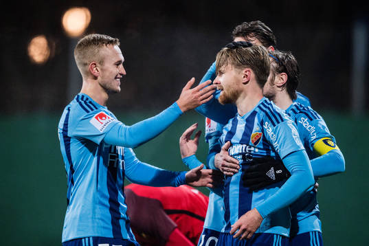 Djurgårdens Alexander Michel, Jacob Une Larsson och Kevin Walker jublar efter 0-2
