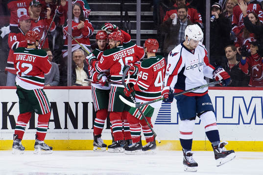 Devils Ben Lovejoy, Pavel Zacha, Jacob Josefsson och Karl