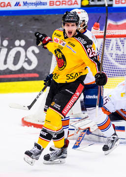 Luleås Anton Hedman jublar