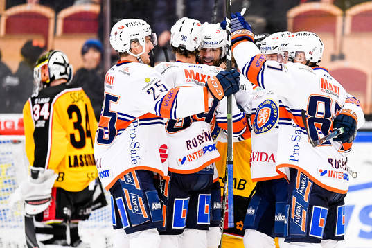 Växjös spelare jublar