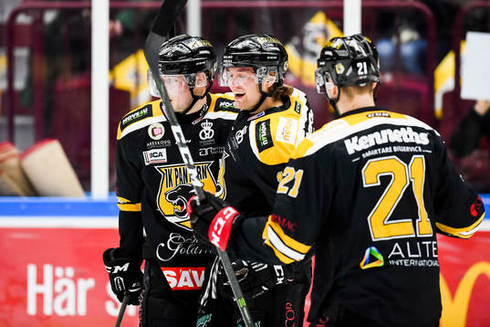 Panterns Robin Dahse jublar